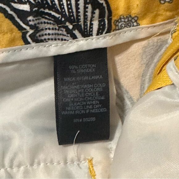 Express Yellow Paisley Floral Print Side Zip Shorts - Size 8 - Picture 6 of 11